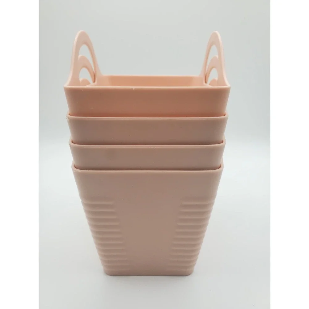 Cute set of containers